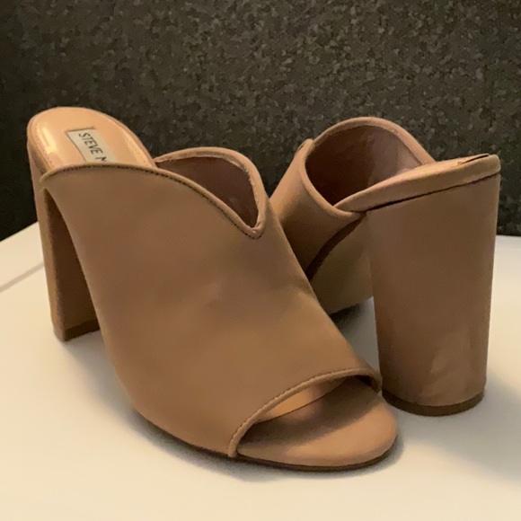 Steve Madden tan/nude heels. Size 9. Never worn. - Picture 1 of 7